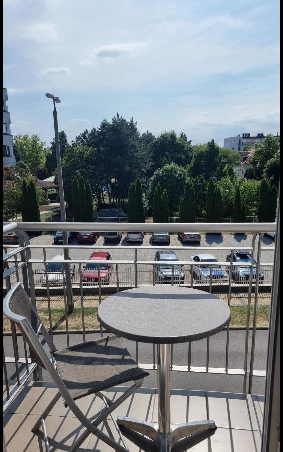 Relax Wellness Apartman Hajduszoboszlo Daire Dış mekan fotoğraf