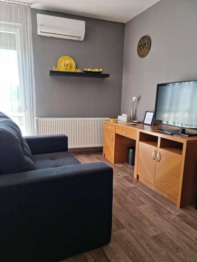 Relax Wellness Apartman Hajduszoboszlo Daire Dış mekan fotoğraf