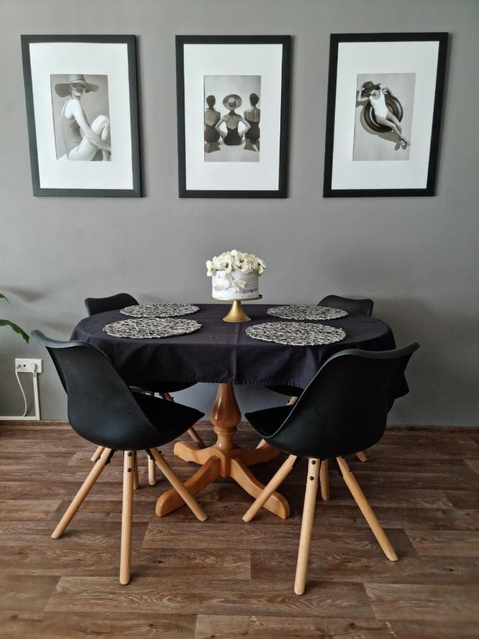 Relax Wellness Apartman Hajduszoboszlo Daire Dış mekan fotoğraf